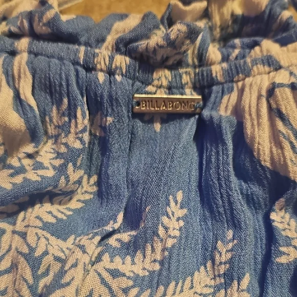 Billabong Blue and White Floral Romper - Picture 2 of 2